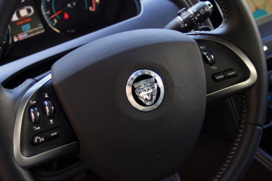  Jaguar XKR-S 2012 года  (фото 61 из 82)